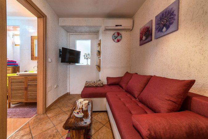 Apartment with romantic wine cellar, Apartments Roža, Roč - Istria, Croatia CROATIA